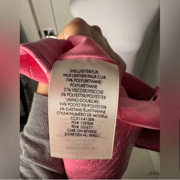 Alice + Olivia Emilie Pleated Faux Leather Mini Skirt/Size 4 - Picture 8 of 10